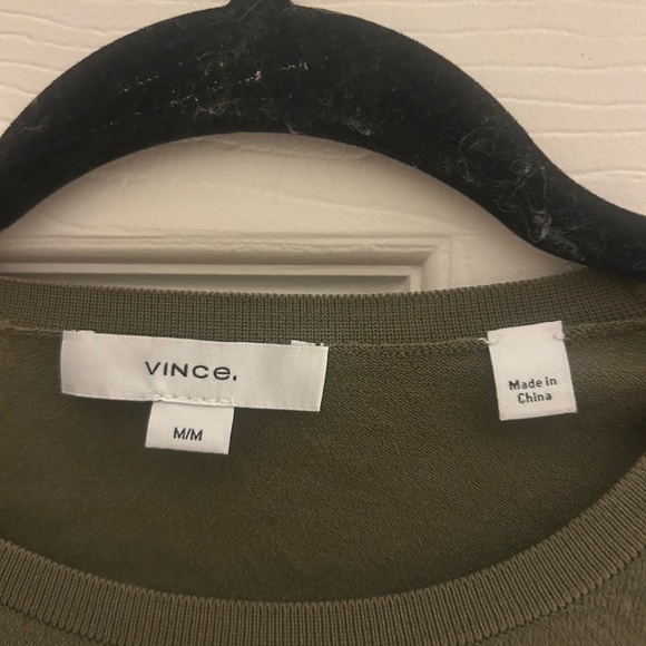 NWOT Vince $325 oak moss clean fit crew neck long sleeve knit top medium - Picture 5 of 6